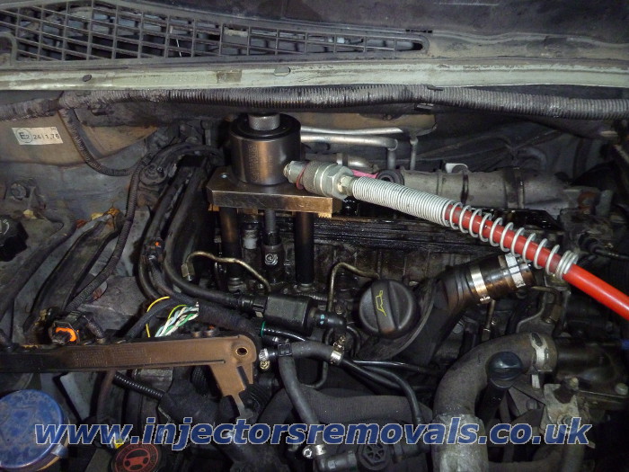 Injector removal from Peugeot / Citroen with 2.0
                HDi 8V engines