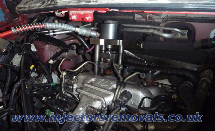 Injector removal from Peugeot / Citroen with 2.0
                and 2.2 HDi engines