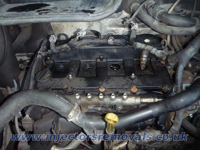 Injector removal from Fiat Ducato / Citroen
                Relay / Peugeot Boxer with 2.2 engine