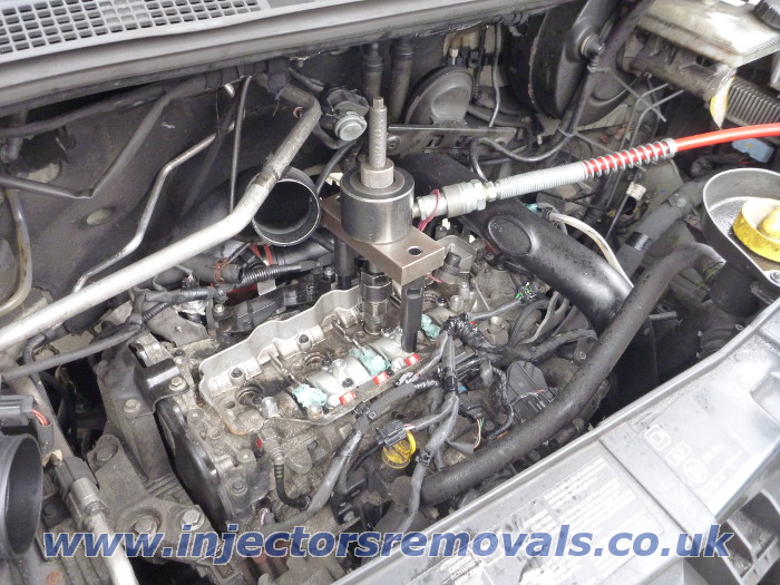 Injector removal from Renault Master / Opel
                Movano / Nissan NV400 with 2.3 engine