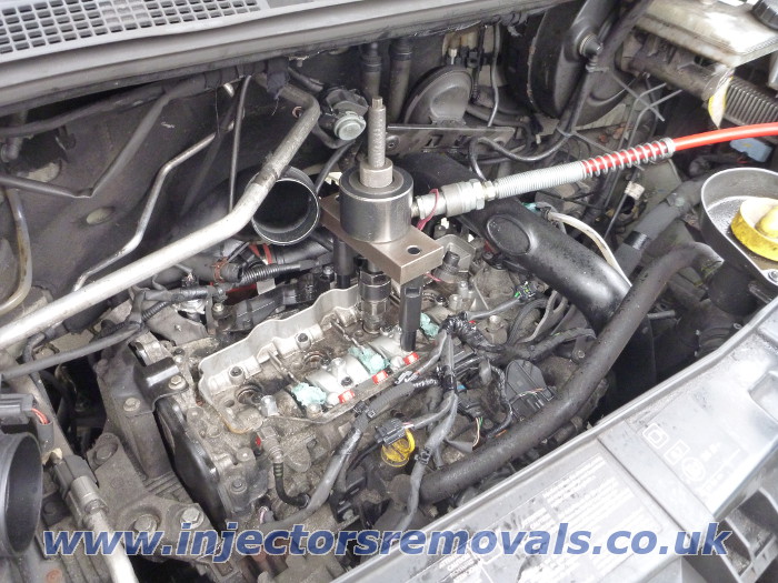 Injector removal from Renault Master / Opel
                Movano / Nissan NV400 with 2.3 engine