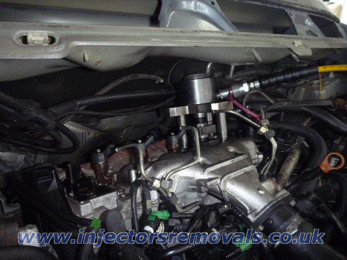 Injector removal from Peugeot / Citroen with 2.0
                and 2.2 HDi engines