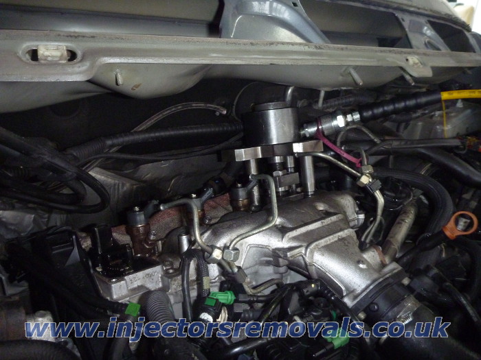 Injector removal from Peugeot / Citroen with 2.0
                and 2.2 HDi engines