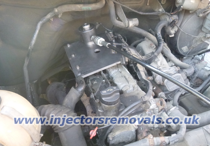 Injector removal from Mercedes Viano / Sprinter
                with CDI engines