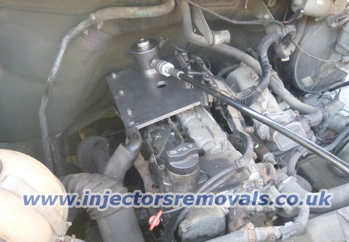 Injector removal from Mercedes Viano / Sprinter
                with CDI engines