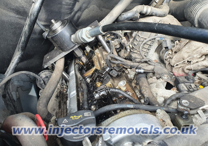 Injector removal from Mercedes Viano / Sprinter
                with V6 CDI engines