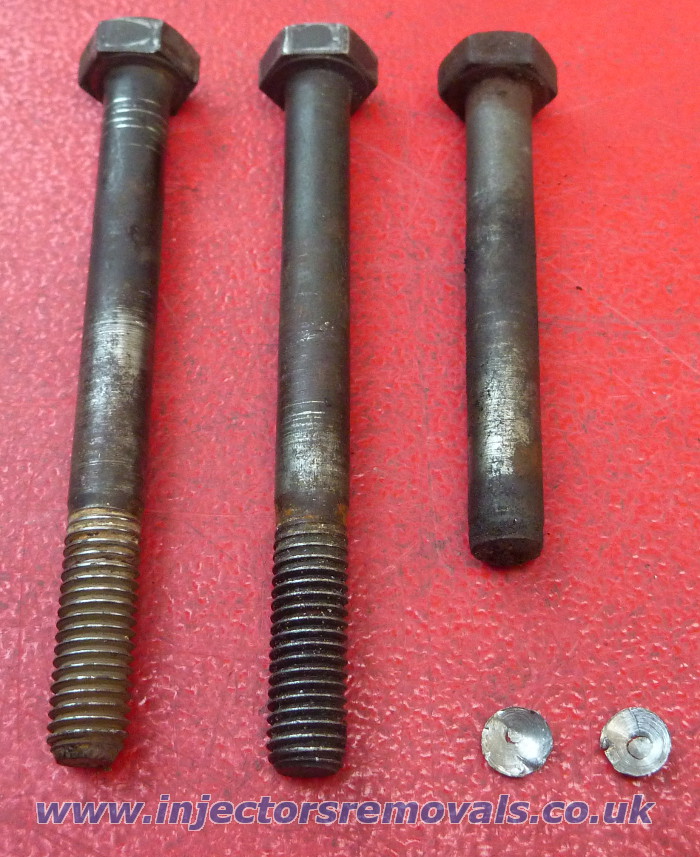 Broken injector clamps bolts removed from Fiat
                Ducato / Peugeot Boxer / Citroen Relay