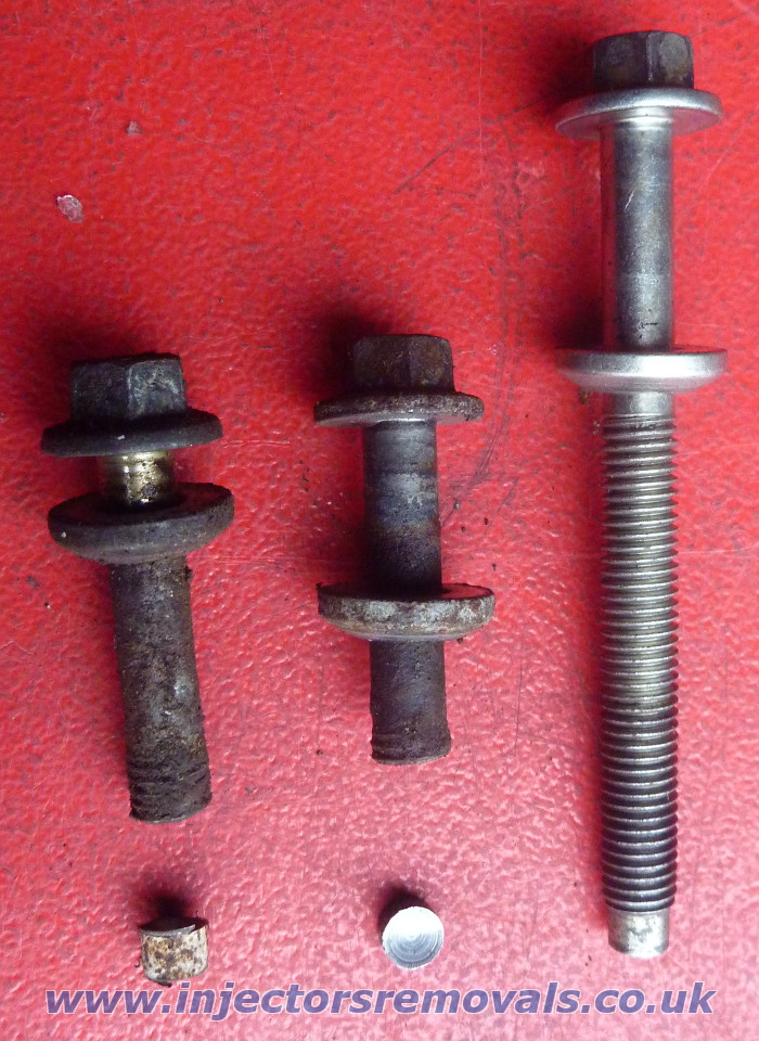 Broken injector clamps bolts removed from
                Renault Trafic / Vauxhall Vivaro / Nissan Primastar
