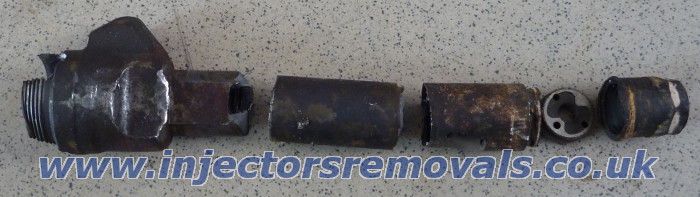 Injectors snapped during profesional injectrors
                removals from Trafic 2.0 2010-2013