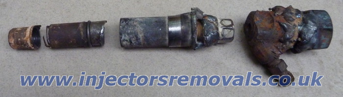 Injectors snapped during profesional injectrors
                removals from Trafic 2.0 2010-2013