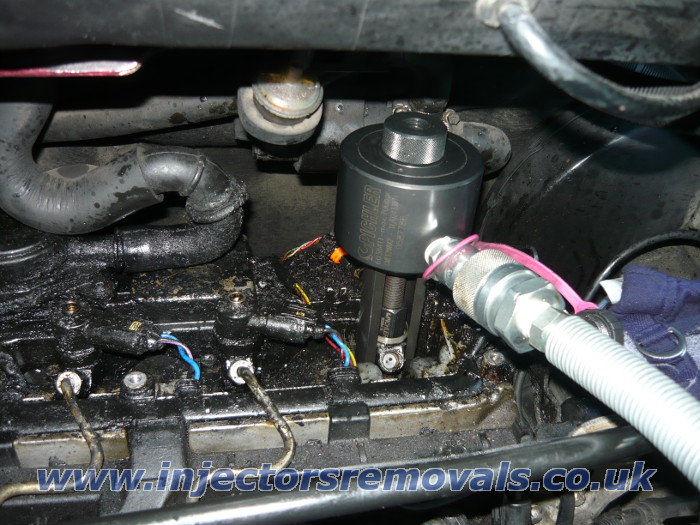 Injector removal from Mercedes Vito with CDI
                engines